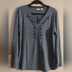 LL Bean Shirt Long Sleeve Women Size L Polyester And Rayon, Spandex Very Soft..